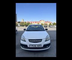 Kia Pride: 1.5 l | 2007 il Sedan