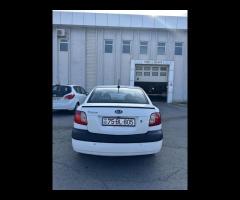 Kia Pride: 1.5 l | 2007 il Sedan - 3